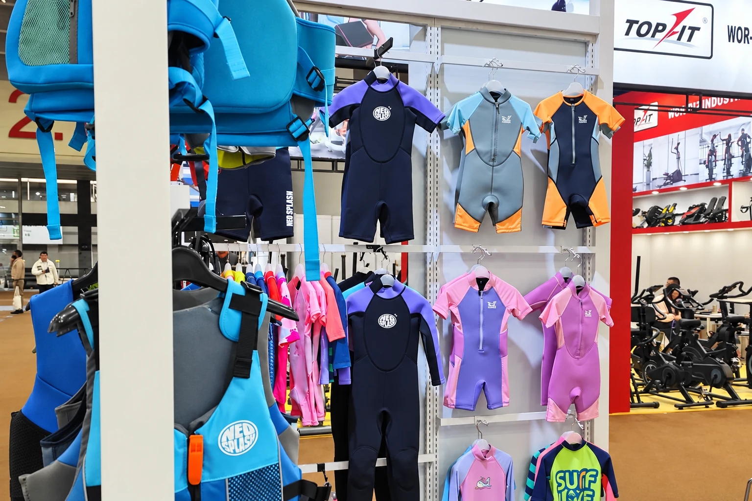 Ropa acu&aacute;tica infantil en la Fase 3 de la Feria de Cant&oacute;n