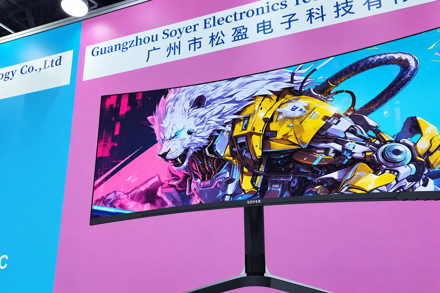 Evaluación de un producto electrónico en una feria comercial